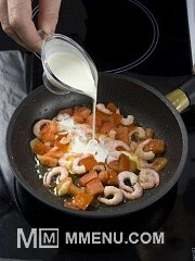Приготовление блюда по рецепту - Спагетти с креветками. Шаг 3